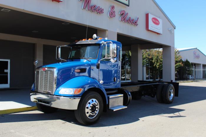 2021 Peterbilt 337-0