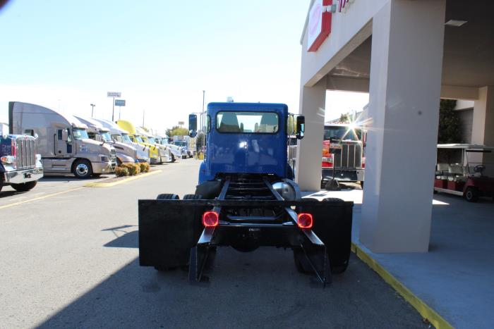 2021 Peterbilt 337-4