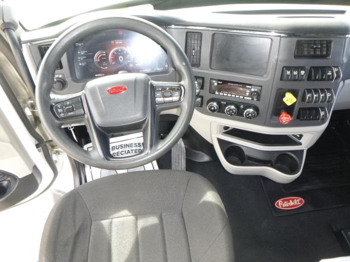 2023 Peterbilt 579-13