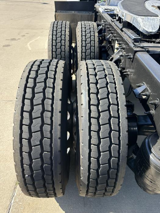 2022 Peterbilt 579-14