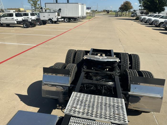 2022 Peterbilt 579-12