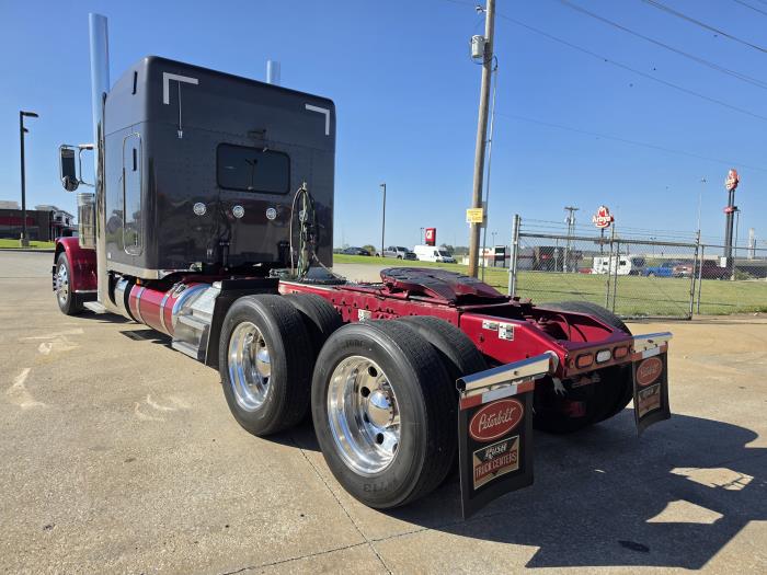 2023 Peterbilt 389-4