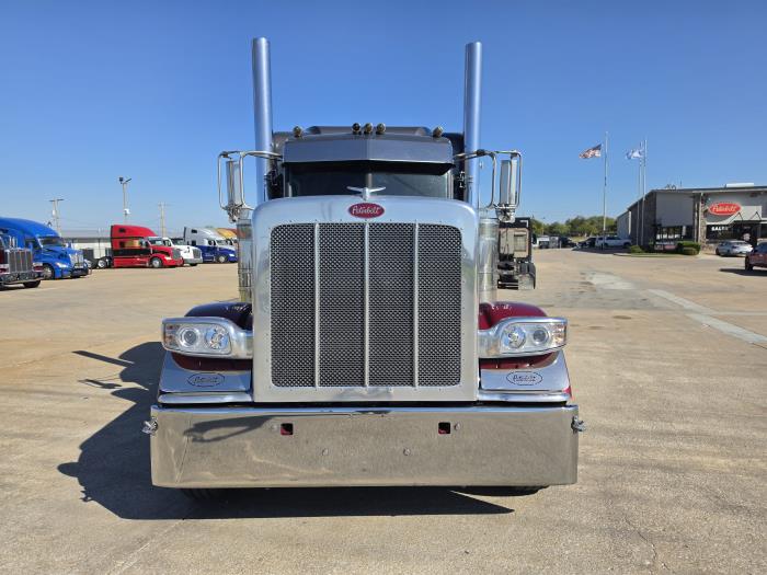 2023 Peterbilt 389-13