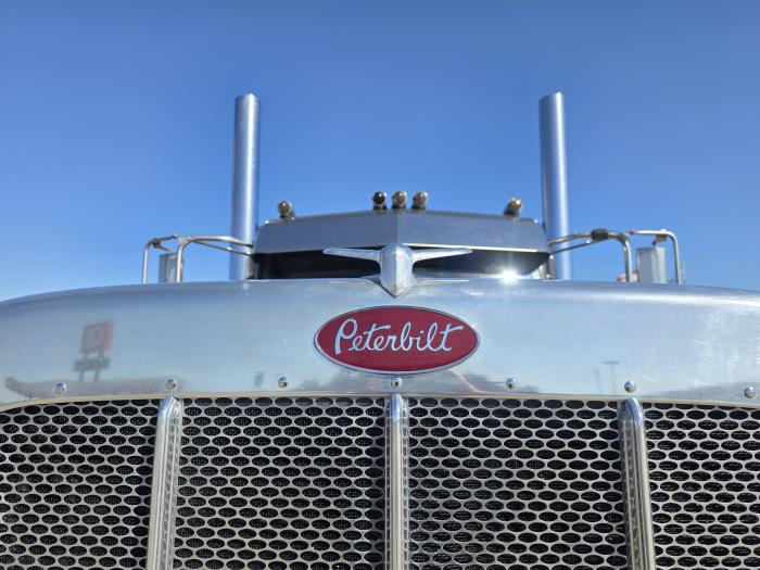 2023 Peterbilt 389-14