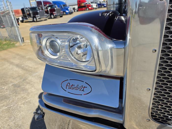 2023 Peterbilt 389-29