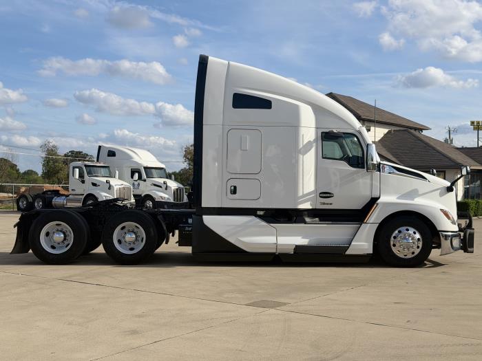 2024 Kenworth T680-3