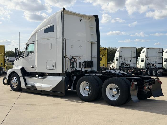 2024 Kenworth T680-6