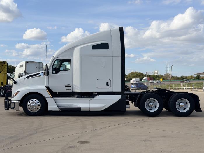2024 Kenworth T680-7