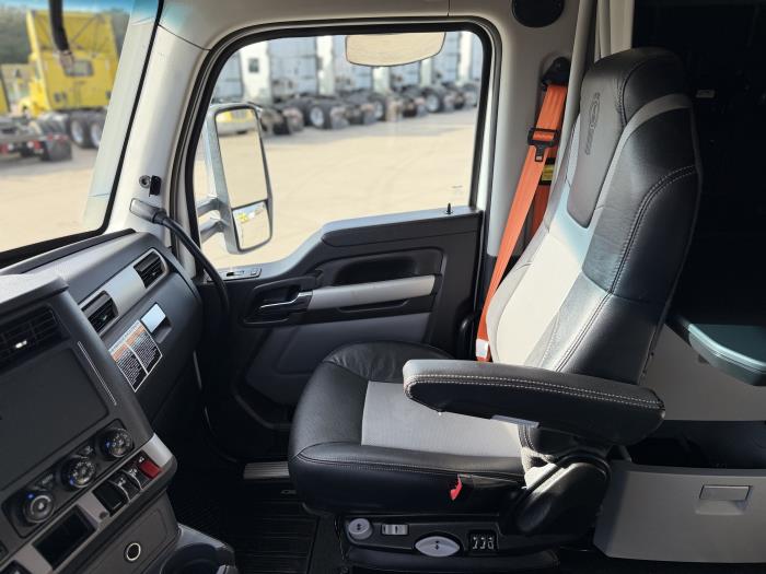 2024 Kenworth T680-18