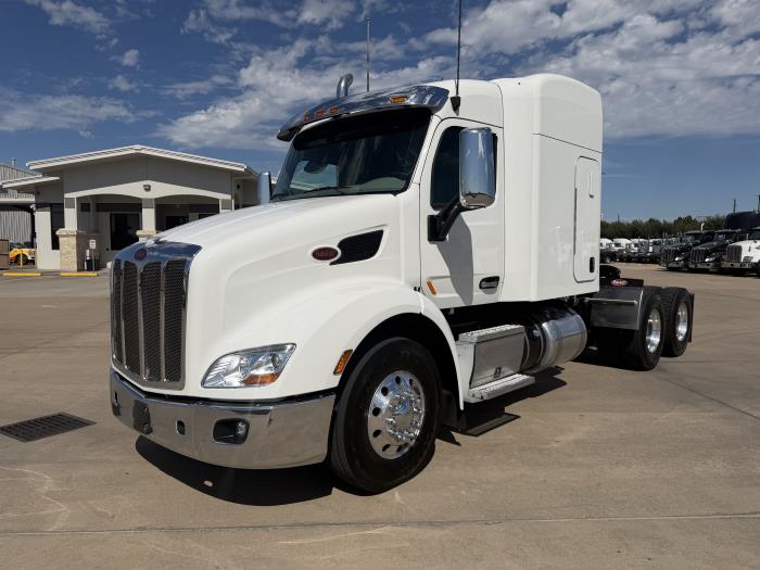 2022 Peterbilt 579-0