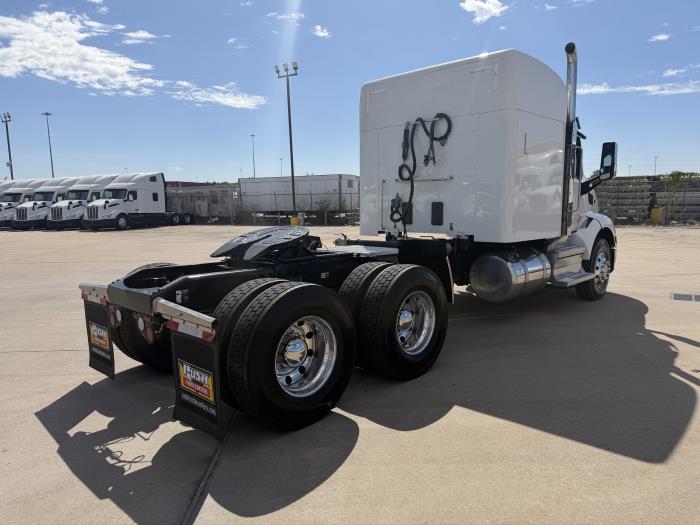 2022 Peterbilt 579-4