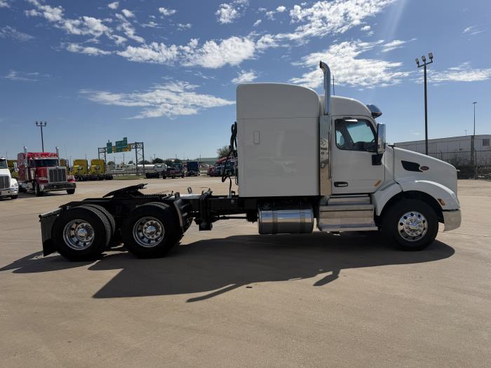 2022 Peterbilt 579-5