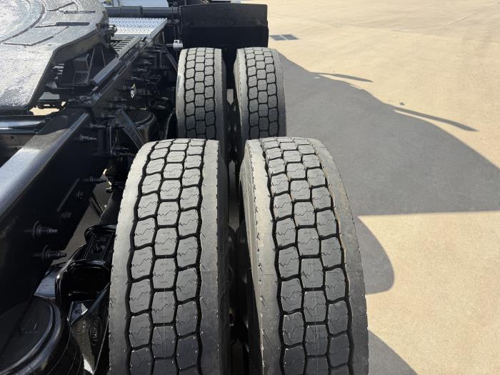 2022 Peterbilt 579-10