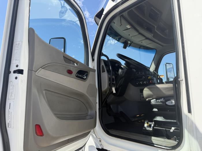 2022 Peterbilt 579-22