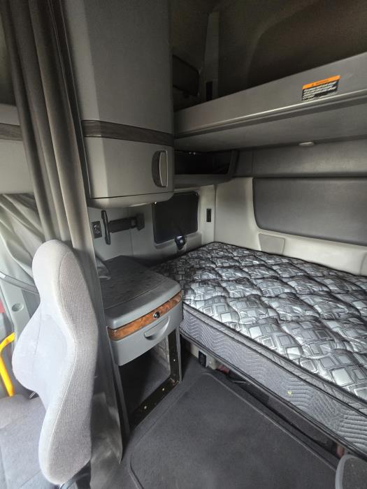 2023 International LT625-6