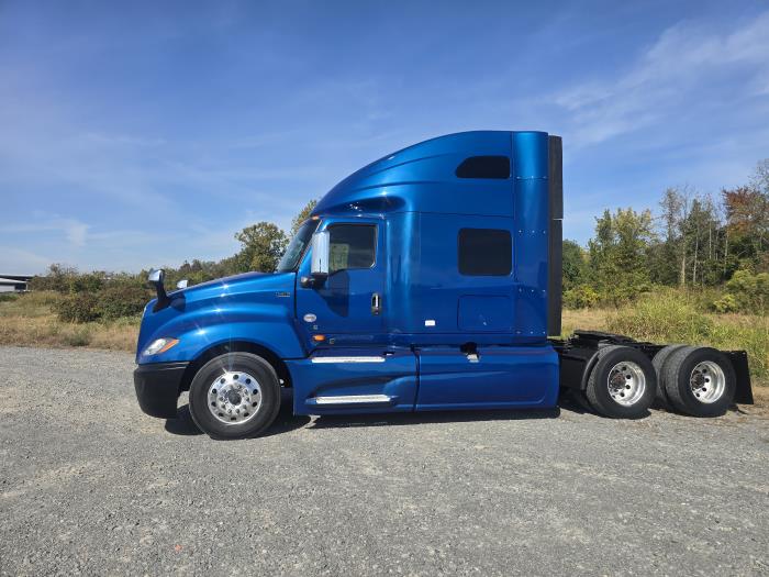 2022 International LT625-1