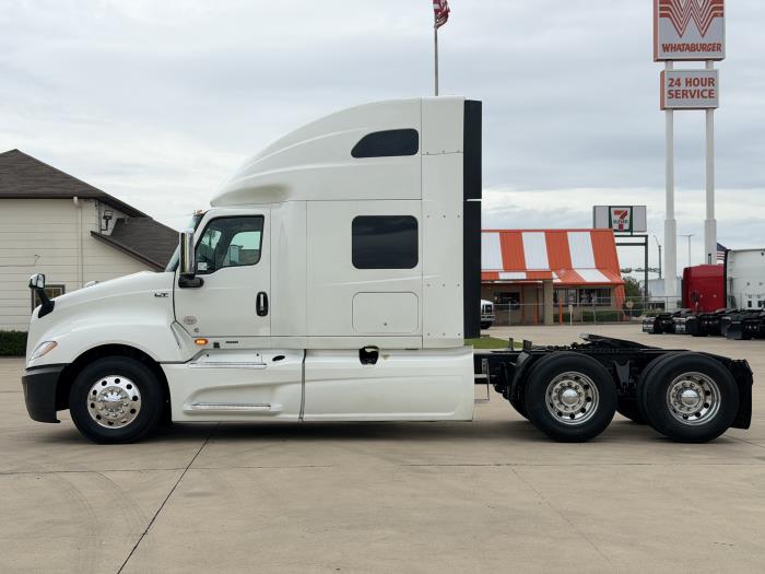 2022 International LT625-7