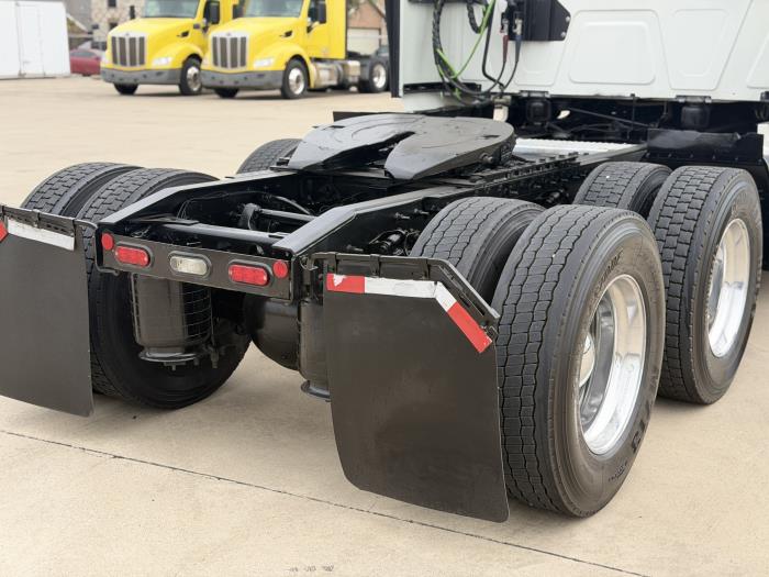 2022 International LT625-11