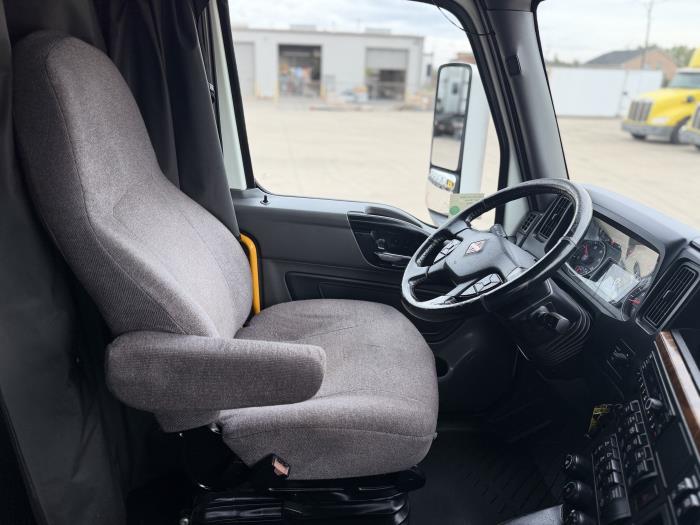 2022 International LT625-19