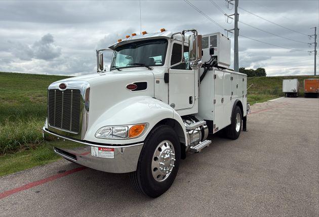 2022 Peterbilt 337-10