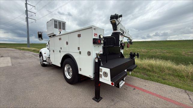 2022 Peterbilt 337-11