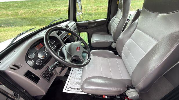 2022 Peterbilt 337-16