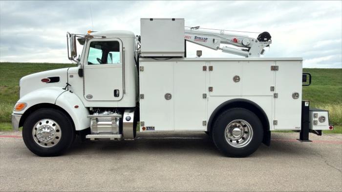 2022 Peterbilt 337-0