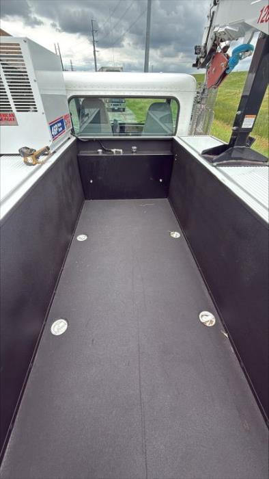 2022 Peterbilt 337-35