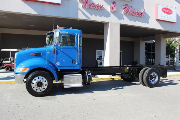 2022 Peterbilt 337-2