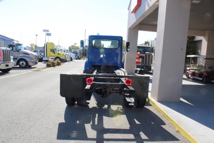 2022 Peterbilt 337-4