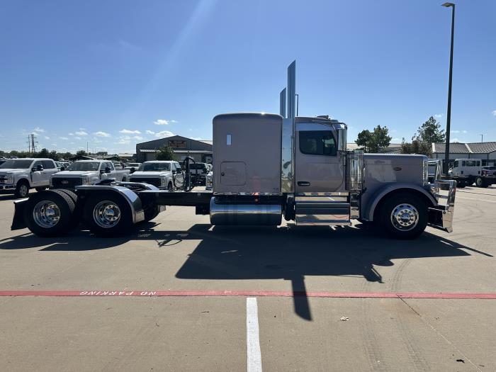 2026 Peterbilt 589-4