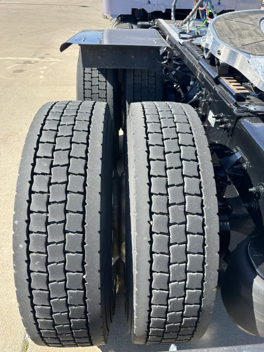 2026 Peterbilt 589-17