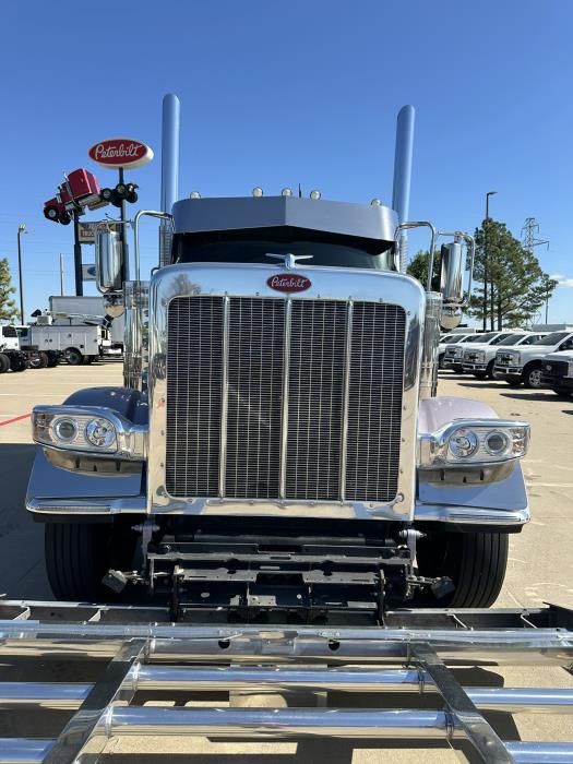 2026 Peterbilt 589-21