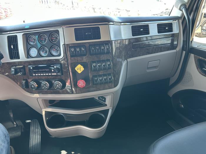 2026 Peterbilt 589-8