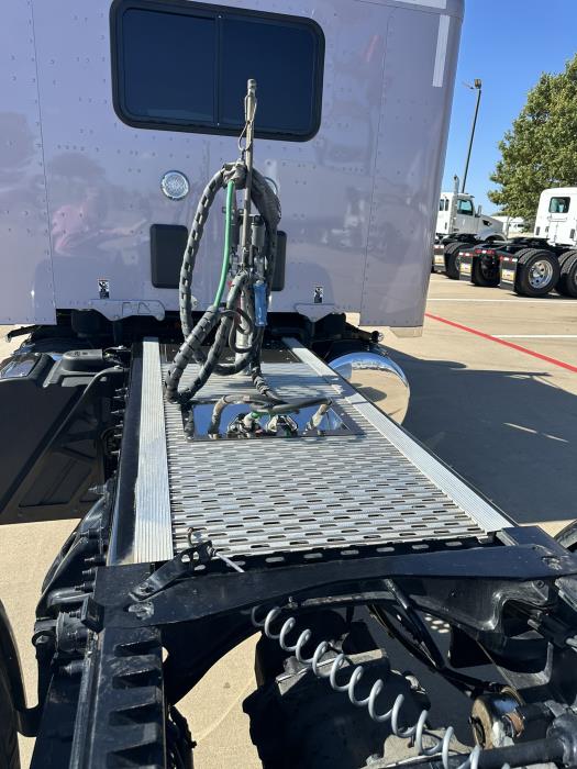 2026 Peterbilt 589-17